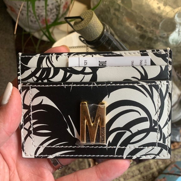 Authentic MOSCHINO Leather Logo card case - Picture 9 of 10